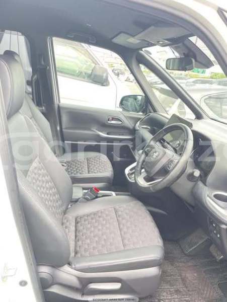 Big with watermark toyota voxy dhaka dhaka 74794