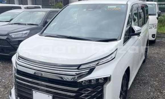 Buy Used 2022 Toyota Voxy in Dhaka, Dhaka Buy Used 2022 Toyota Voxy in Dhaka, Dhaka