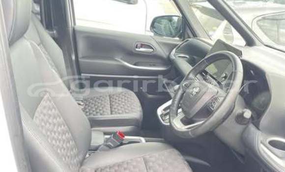 Buy Used 2022 Toyota Voxy in Dhaka, Dhaka Buy Used 2022 Toyota Voxy in Dhaka, Dhaka