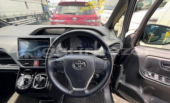 Buy Used 2020 Toyota Noah in Dhaka, Dhaka Buy Used 2020 Toyota Noah in Dhaka, Dhaka