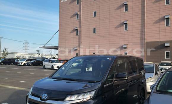 Buy Used 2022 Toyota Noah in Dhaka, Dhaka Buy Used 2022 Toyota Noah in Dhaka, Dhaka