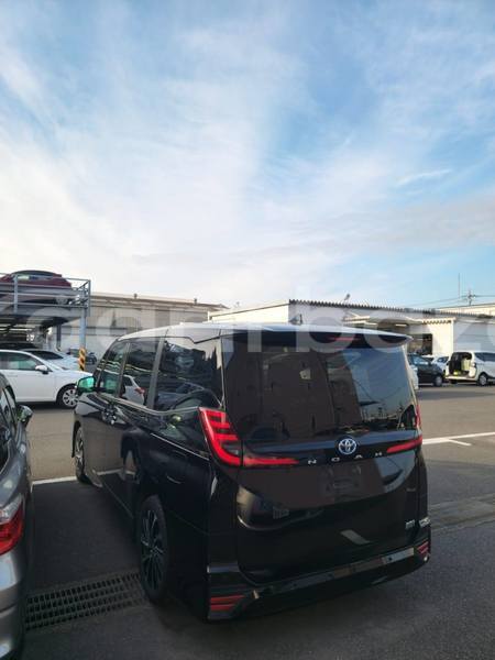 Big with watermark toyota noah dhaka dhaka 74817