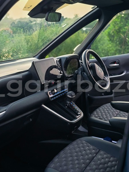 Big with watermark toyota voxy dhaka dhaka 74826