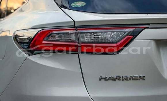 Buy Used 2014 Toyota Harrier in Dhaka, Dhaka Buy Used 2014 Toyota Harrier in Dhaka, Dhaka