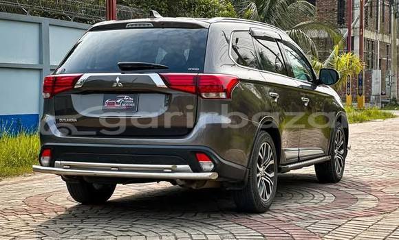 Buy Used 2021 Mitsubishi outlandar in Dhaka, Dhaka Buy Used 2021 Mitsubishi outlandar in Dhaka, Dhaka
