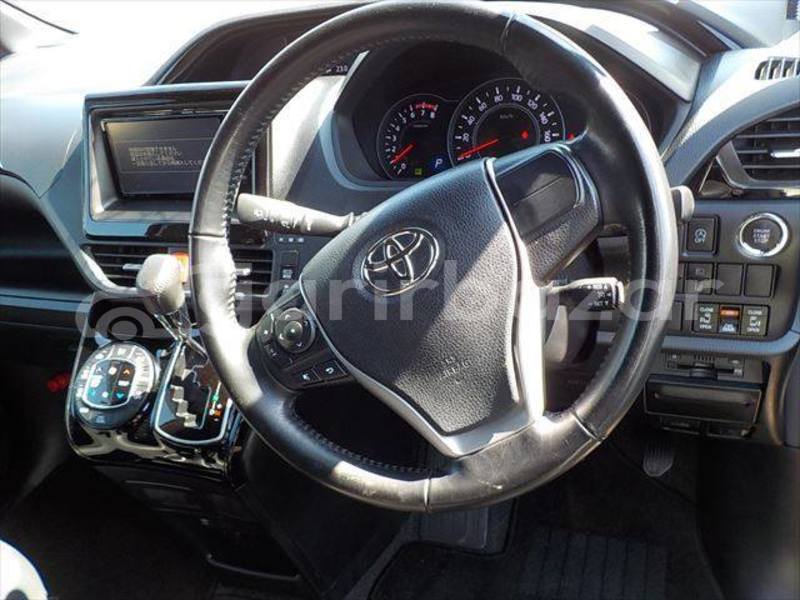 Big with watermark toyota noah dhaka dhaka 74900