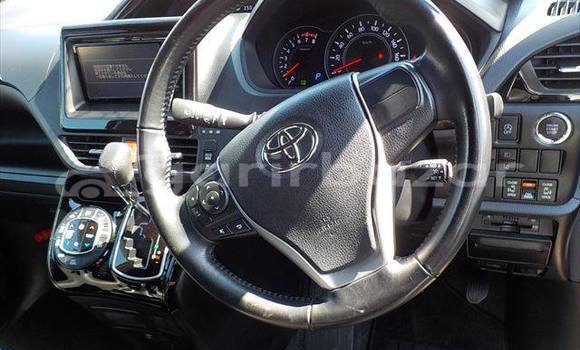 Buy Used 2023 Toyota Noah in Dhaka, Dhaka Buy Used 2023 Toyota Noah in Dhaka, Dhaka