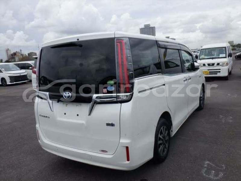 Big with watermark toyota esquire dhaka dhaka 74909