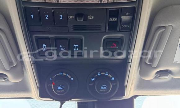কিনুন ব্যবহৃত Toyota গাড়ী কিনুন ব্যবহৃত Toyota গাড়ী