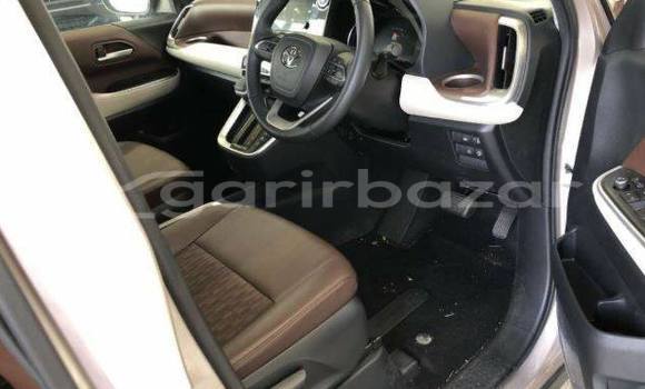 Buy Used 2022 Toyota Noah in Dhaka, Dhaka Buy Used 2022 Toyota Noah in Dhaka, Dhaka
