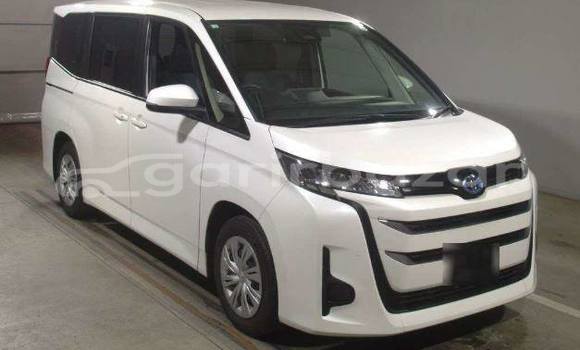 Buy Used 2022 Toyota Noah in Dhaka, Dhaka Buy Used 2022 Toyota Noah in Dhaka, Dhaka