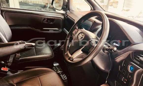 Buy Used 2020 Toyota X Noah in Dhaka, Dhaka Buy Used 2020 Toyota X Noah in Dhaka, Dhaka