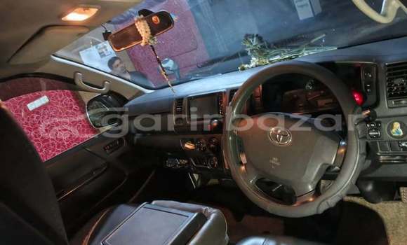 Buy Used 2017 Toyota Hiace in Dhaka, Dhaka Buy Used 2017 Toyota Hiace in Dhaka, Dhaka