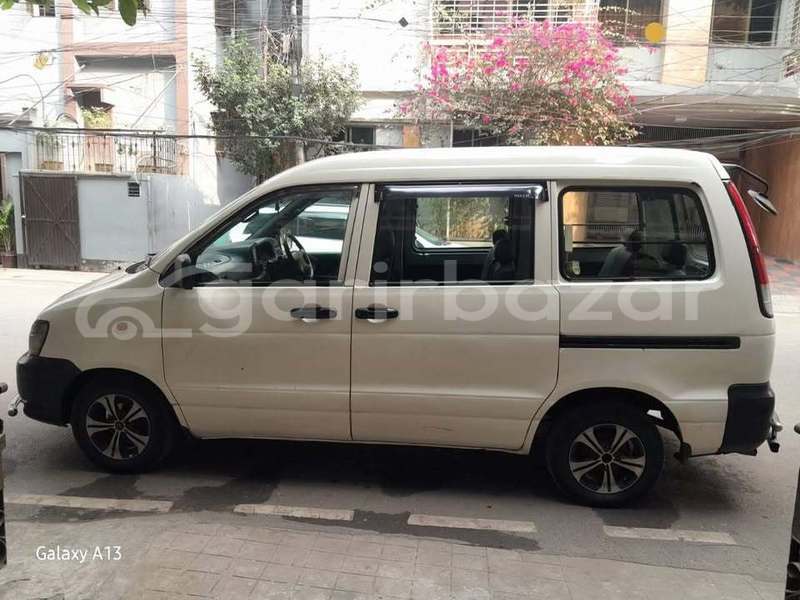 Big with watermark toyota noah kr42 dhaka dhaka 74963