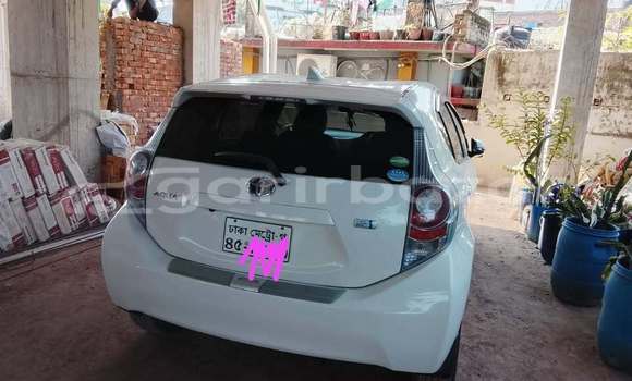 কেনা ব্যবহৃত Toyota Aqua White গাড়ী মধ্যে ঢাকা মধ্যে Dhaka কেনা ব্যবহৃত Toyota Aqua White গাড়ী মধ্যে ঢাকা মধ্যে Dhaka