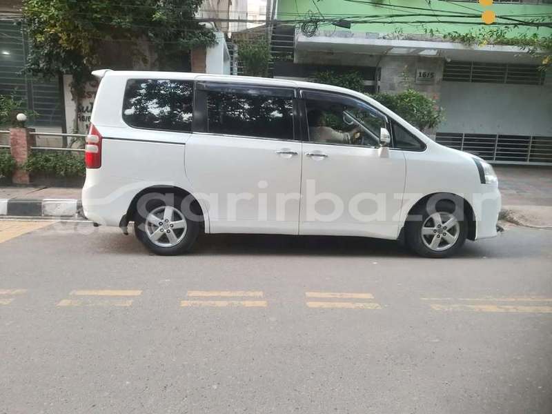 Big with watermark toyota x noah dhaka dhaka 74975