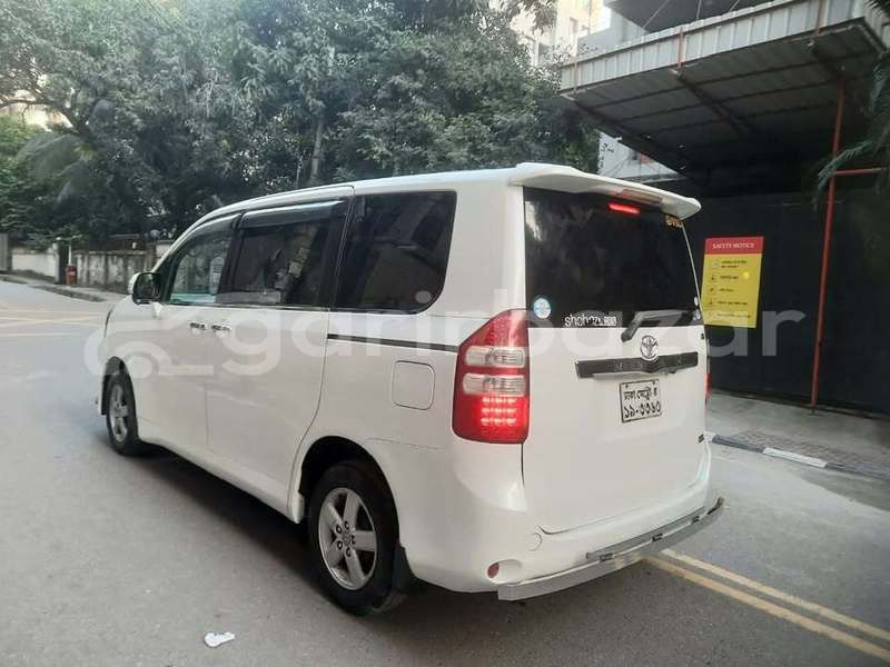 Big with watermark toyota x noah dhaka dhaka 74975