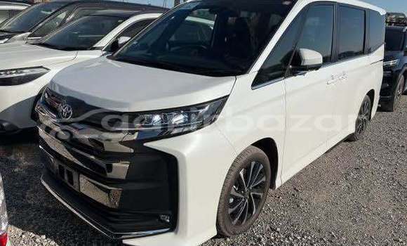কিনুন ব্যবহৃত Toyota গাড়ী কিনুন ব্যবহৃত Toyota গাড়ী