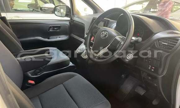 Buy Used 2020 Toyota Noah in Dhaka, Dhaka Buy Used 2020 Toyota Noah in Dhaka, Dhaka