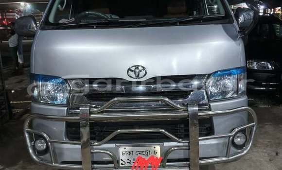 Buy Used 2018 Toyota Hiace in Dhaka, Dhaka Buy Used 2018 Toyota Hiace in Dhaka, Dhaka