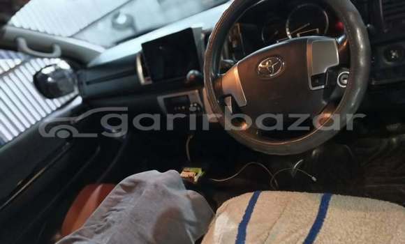 Buy Used 2018 Toyota Hiace in Dhaka, Dhaka Buy Used 2018 Toyota Hiace in Dhaka, Dhaka