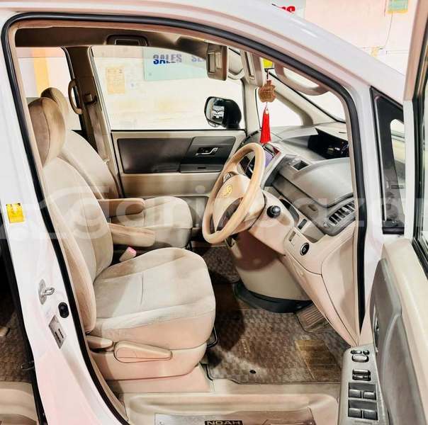 Big with watermark toyota noah dhaka dhaka 75019