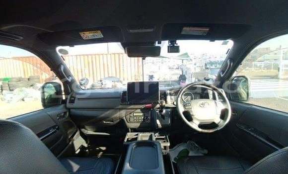 কেনা আমদানি Toyota Hiace s-gl dark prime2 kit 2020 White গাড়ী মধ্যে চট্টগ্রাম মধ্যে Chattagam কেনা আমদানি Toyota Hiace s-gl dark prime2 kit 2020 White গাড়ী মধ্যে চট্টগ্রাম মধ্যে Chattagam