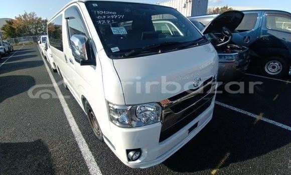 কেনা আমদানি Toyota Hiace s-gl dark prime2 kit 2020 White গাড়ী মধ্যে চট্টগ্রাম মধ্যে Chattagam কেনা আমদানি Toyota Hiace s-gl dark prime2 kit 2020 White গাড়ী মধ্যে চট্টগ্রাম মধ্যে Chattagam