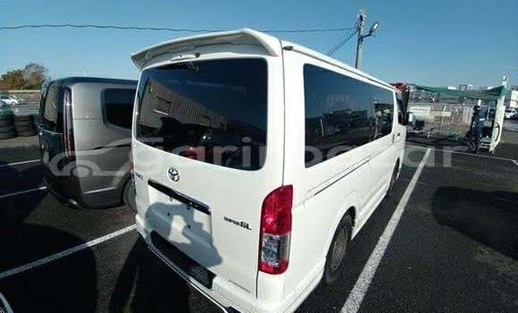 কেনা আমদানি Toyota Hiace s-gl dark prime2 kit 2020 White গাড়ী মধ্যে চট্টগ্রাম মধ্যে Chattagam কেনা আমদানি Toyota Hiace s-gl dark prime2 kit 2020 White গাড়ী মধ্যে চট্টগ্রাম মধ্যে Chattagam