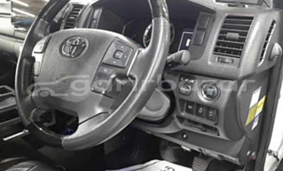 কেনা আমদানি Toyota Hiace s-gl dark prime2 kit 2020 White গাড়ী মধ্যে চট্টগ্রাম মধ্যে Chattagam কেনা আমদানি Toyota Hiace s-gl dark prime2 kit 2020 White গাড়ী মধ্যে চট্টগ্রাম মধ্যে Chattagam