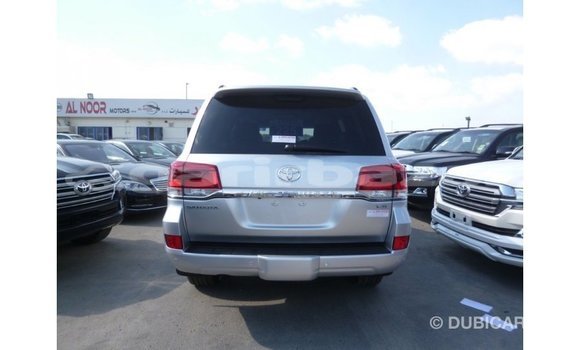 Buy Import 2017 Toyota Land Cruiser in Import - Dubai, Bandarban Buy Import 2017 Toyota Land Cruiser in Import - Dubai, Bandarban