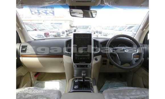 Buy Import 2018 Toyota Land Cruiser in Import - Dubai, Bandarban Buy Import 2018 Toyota Land Cruiser in Import - Dubai, Bandarban