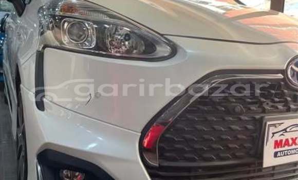 কিনুন ব্যবহৃত Toyota গাড়ী কিনুন ব্যবহৃত Toyota গাড়ী