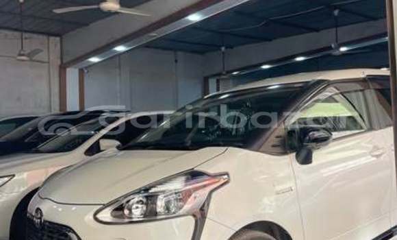 কিনুন ব্যবহৃত Toyota গাড়ী কিনুন ব্যবহৃত Toyota গাড়ী
