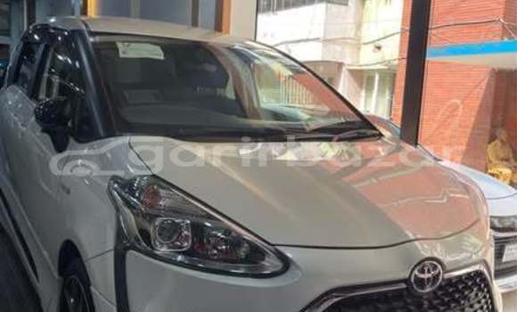 কিনুন ব্যবহৃত Toyota গাড়ী কিনুন ব্যবহৃত Toyota গাড়ী