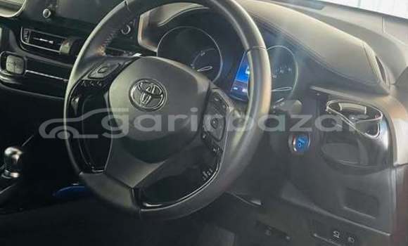 কিনুন ব্যবহৃত Toyota গাড়ী কিনুন ব্যবহৃত Toyota গাড়ী