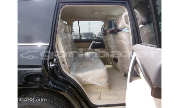 Buy Import 2019 Toyota Land Cruiser in Import - Dubai, Bandarban Buy Import 2019 Toyota Land Cruiser in Import - Dubai, Bandarban