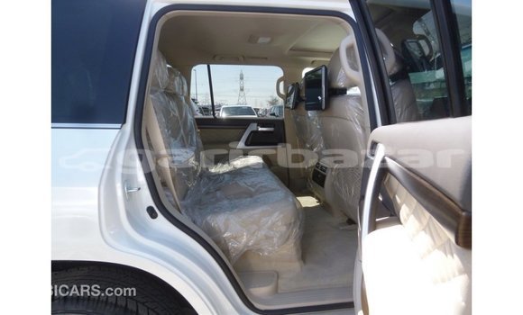 Buy Import 2019 Toyota Land Cruiser in Import - Dubai, Bandarban Buy Import 2019 Toyota Land Cruiser in Import - Dubai, Bandarban