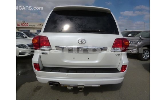 Buy Import 2013 Toyota Land Cruiser in Import - Dubai, Bandarban Buy Import 2013 Toyota Land Cruiser in Import - Dubai, Bandarban