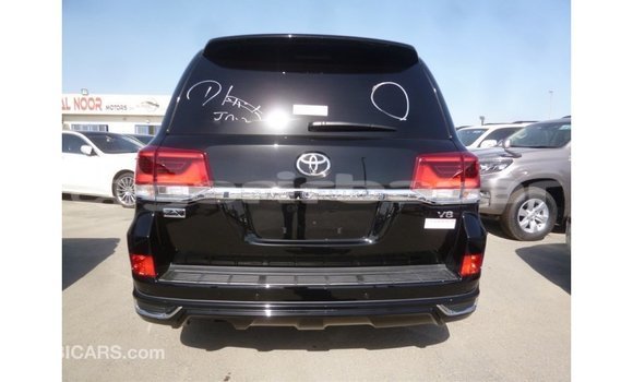 Buy Import 2017 Toyota Land Cruiser in Import - Dubai, Bandarban Buy Import 2017 Toyota Land Cruiser in Import - Dubai, Bandarban