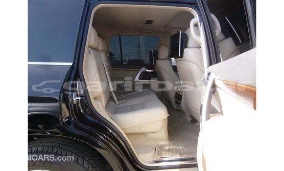 Buy Import 2017 Toyota Land Cruiser in Import - Dubai, Bandarban Buy Import 2017 Toyota Land Cruiser in Import - Dubai, Bandarban