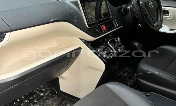 কেনা ব্যবহৃত Toyota Noha si Mica blue গাড়ী মধ্যে ঢাকা মধ্যে Dhaka কেনা ব্যবহৃত Toyota Noha si Mica blue গাড়ী মধ্যে ঢাকা মধ্যে Dhaka