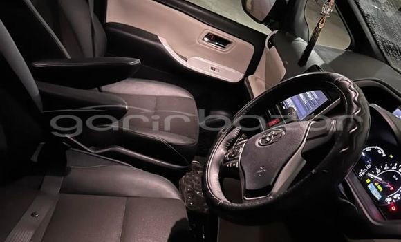 কেনা ব্যবহৃত Toyota Noha si Mica blue গাড়ী মধ্যে ঢাকা মধ্যে Dhaka কেনা ব্যবহৃত Toyota Noha si Mica blue গাড়ী মধ্যে ঢাকা মধ্যে Dhaka