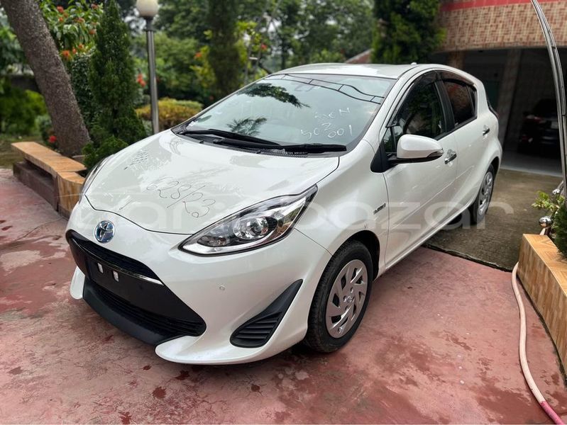 Big with watermark toyota aqua rangpur badarganj 10264