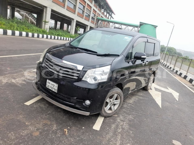 Big with watermark toyota noah dhaka dhaka 10275