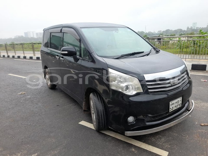 Big with watermark toyota noah dhaka dhaka 10275