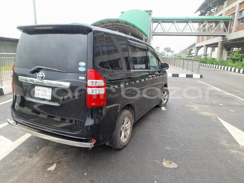 Big with watermark toyota noah dhaka dhaka 10275