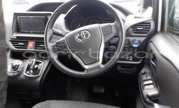 কেনা ব্যবহৃত Toyota Noah White গাড়ী মধ্যে ঢাকা মধ্যে Dhaka কেনা ব্যবহৃত Toyota Noah White গাড়ী মধ্যে ঢাকা মধ্যে Dhaka