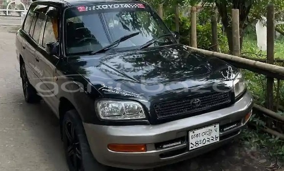 Buy Used 2017 Toyota RAV4 in Dhaka, Dhaka Buy Used 2017 Toyota RAV4 in Dhaka, Dhaka