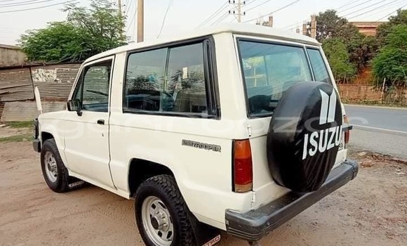 Buy Used 2017 Isuzu D–MAX in Dhaka, Dhaka Buy Used 2017 Isuzu D–MAX in Dhaka, Dhaka